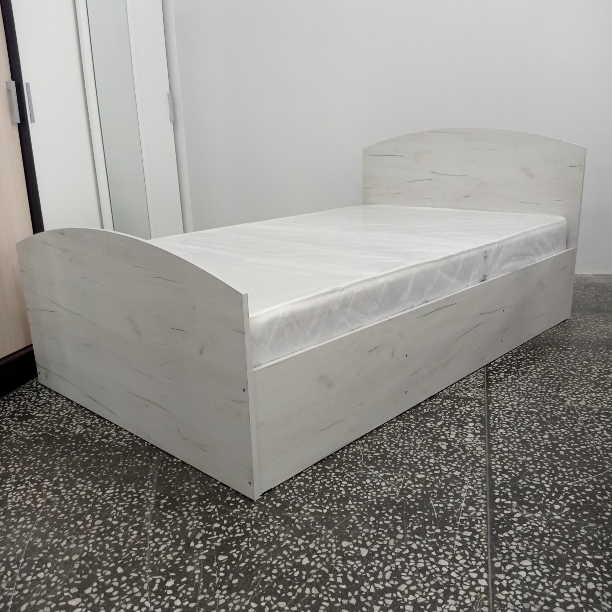 Кровать 1,2м ЛДСП