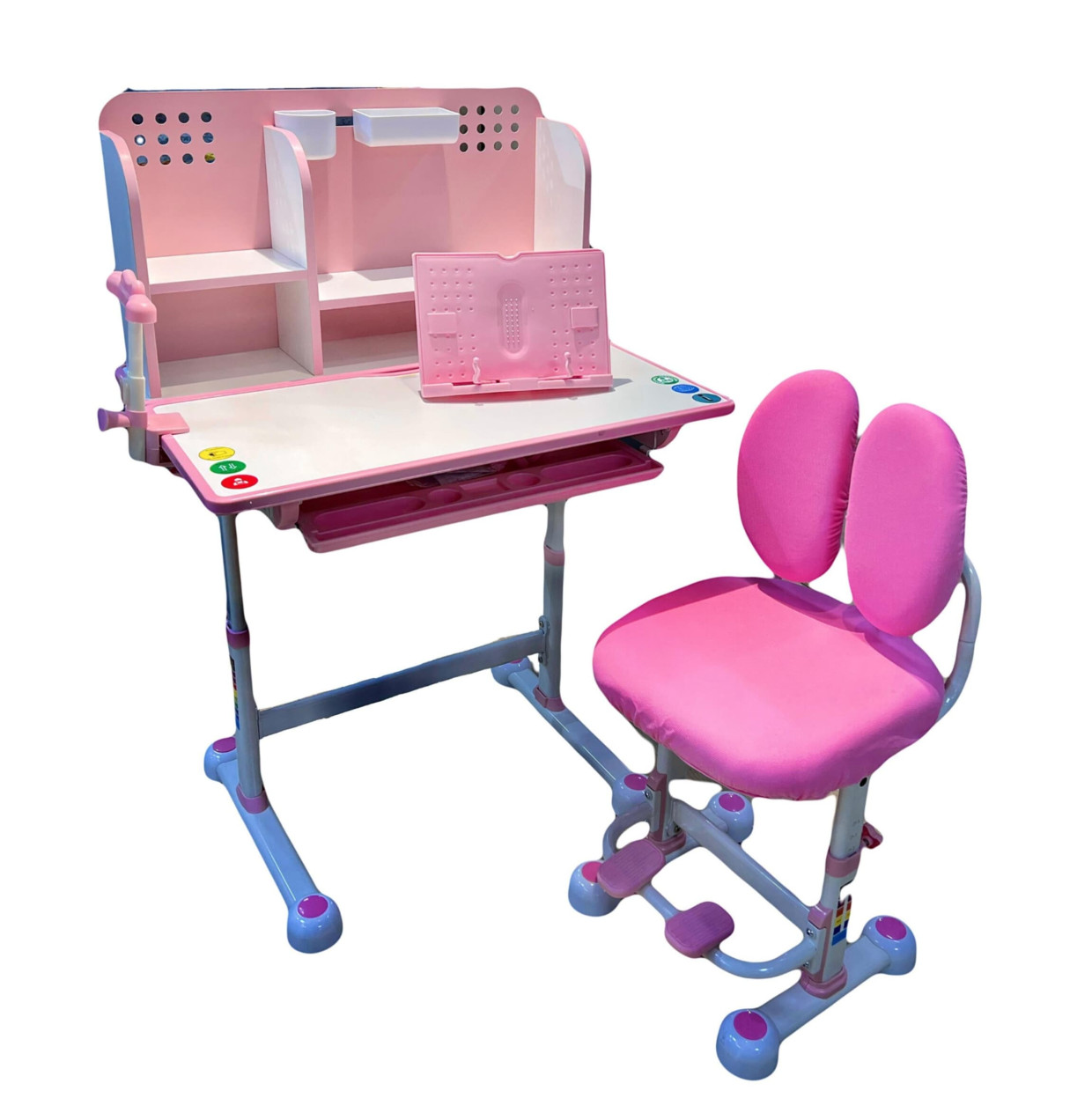 Уголок школьника с креслом.